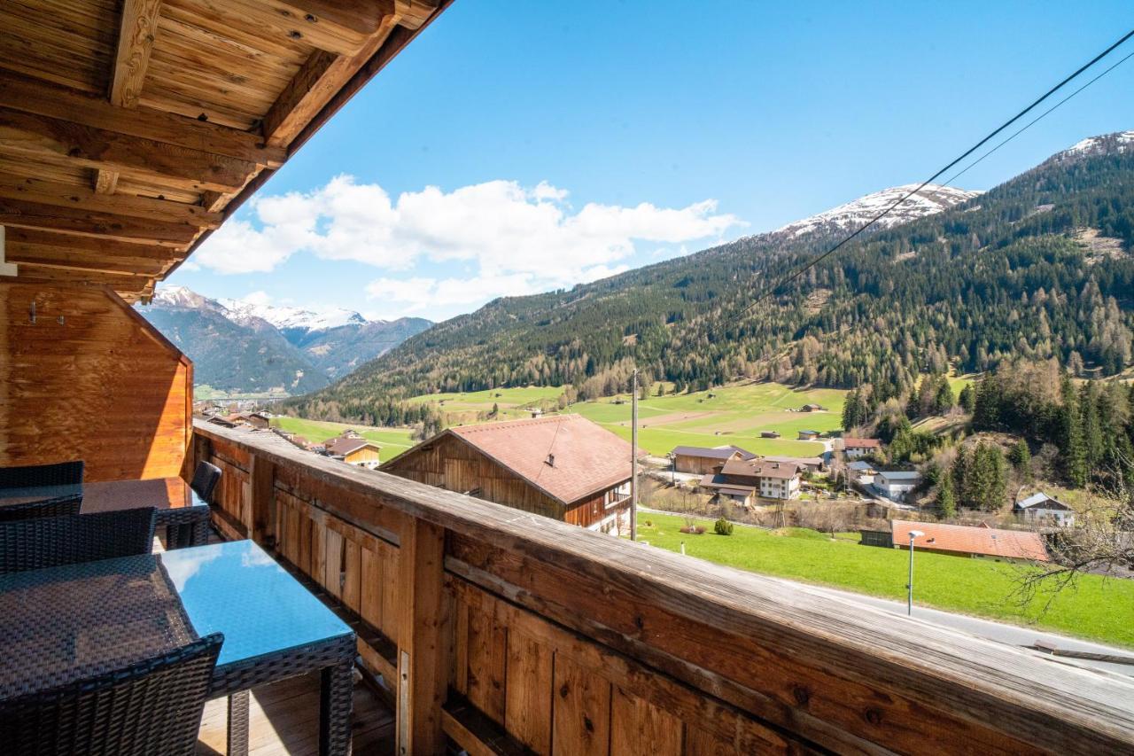 Alpen Gasthof Apartments Hohe Burg Тринс Экстерьер фото